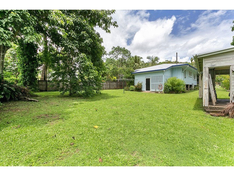 7 Crowley Close, Whitfield QLD 4870