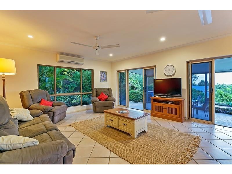 22 Eugenia Close, Redlynch QLD 4870