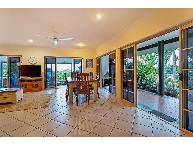 22 Eugenia Close, Redlynch QLD 4870