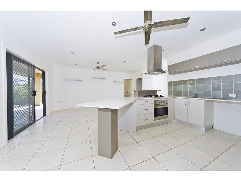64 Norfolk Circuit, Redlynch QLD 4870