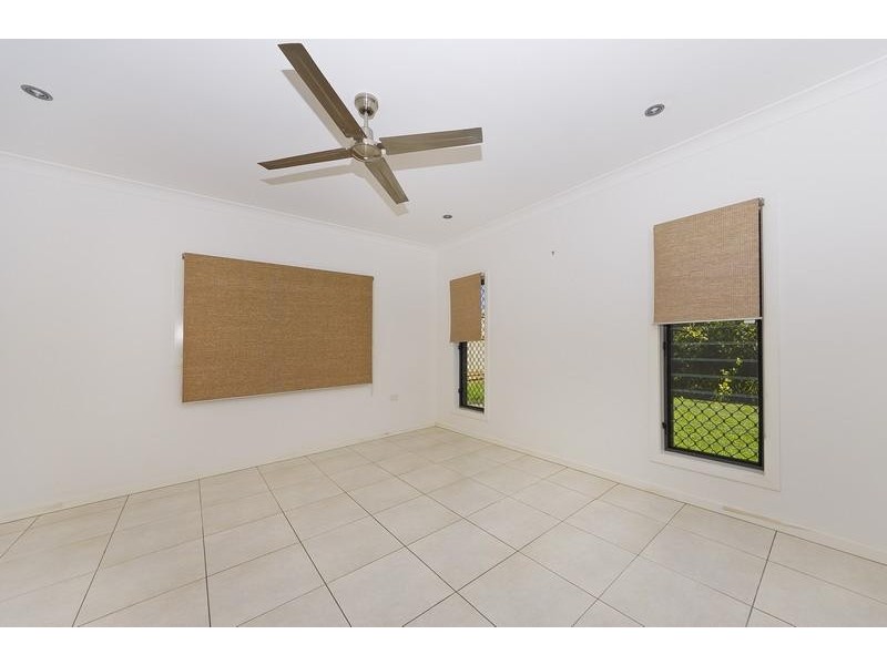 64 Norfolk Circuit, Redlynch QLD 4870