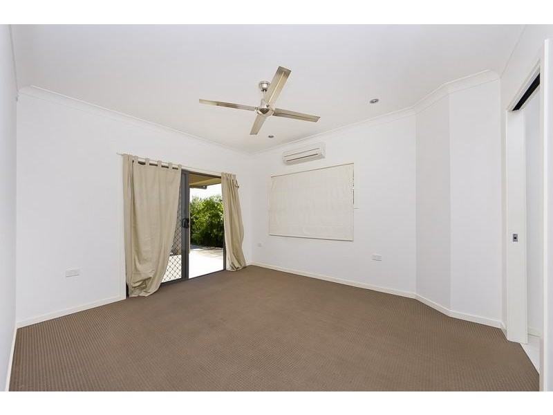 64 Norfolk Circuit, Redlynch QLD 4870