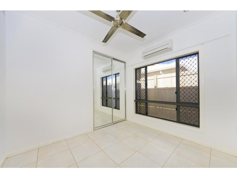 64 Norfolk Circuit, Redlynch QLD 4870