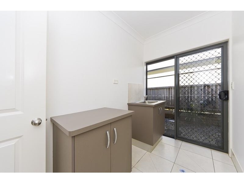 64 Norfolk Circuit, Redlynch QLD 4870