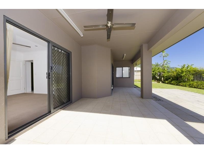 64 Norfolk Circuit, Redlynch QLD 4870