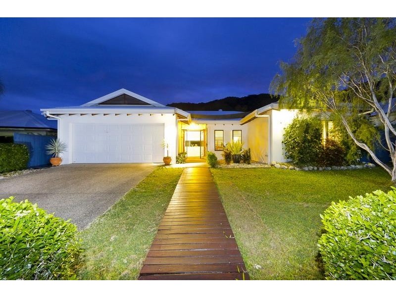 7 Sago Close, Palm Cove QLD 4879