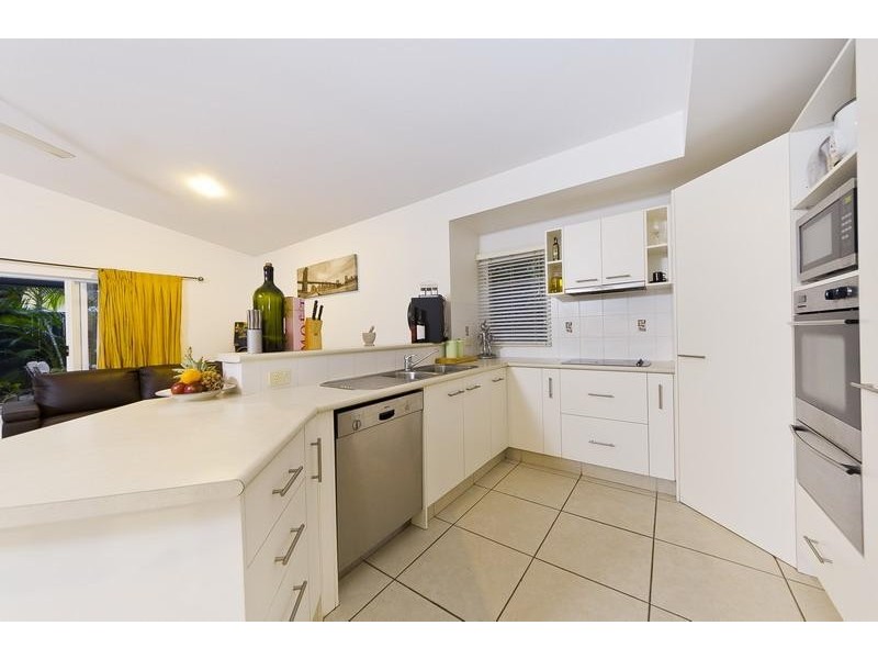 7 Sago Close, Palm Cove QLD 4879