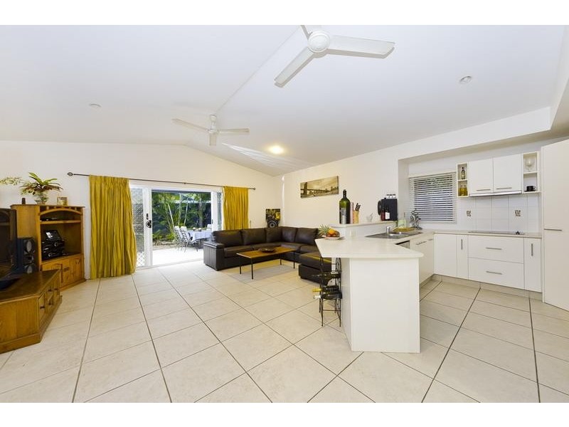 7 Sago Close, Palm Cove QLD 4879