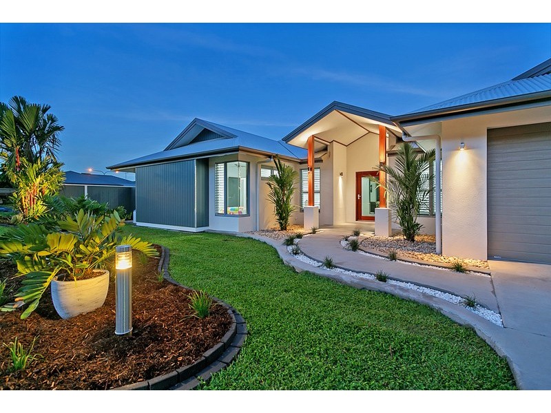 12 Rainbow Street, Kanimbla QLD 4870