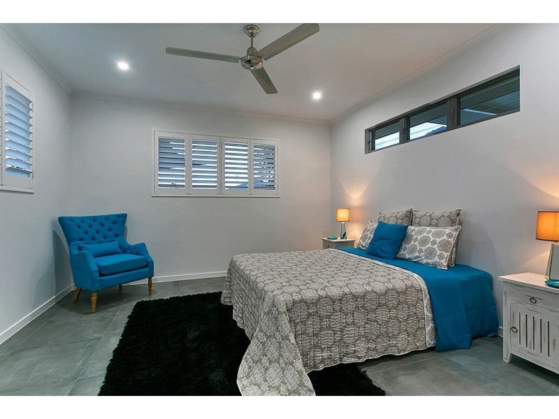 12 Rainbow Street, Kanimbla QLD 4870