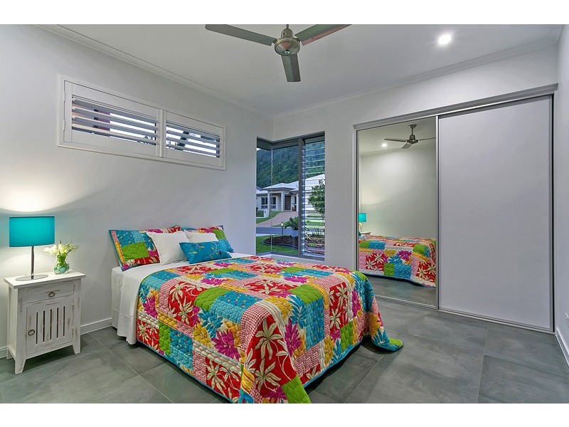 12 Rainbow Street, Kanimbla QLD 4870