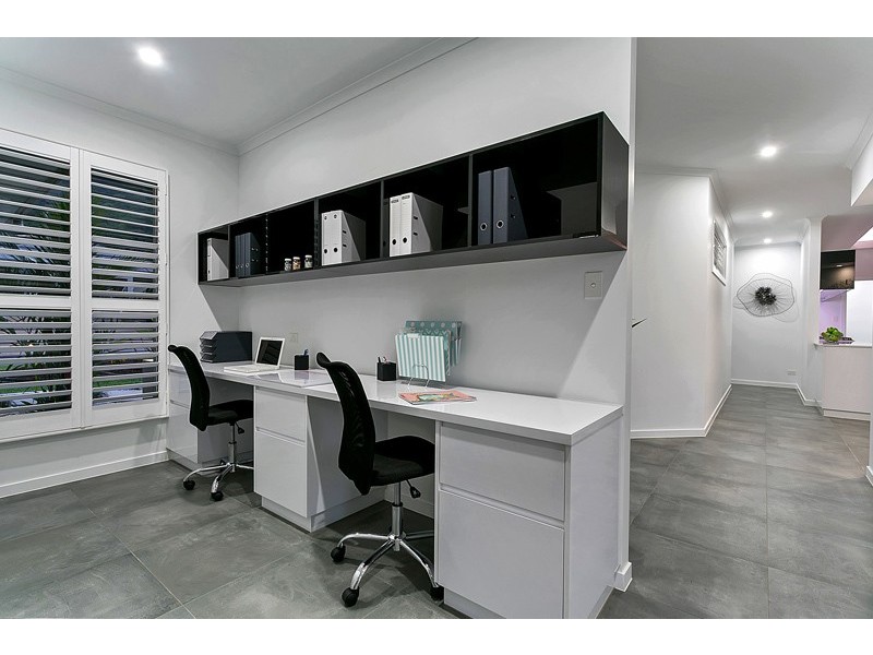 12 Rainbow Street, Kanimbla QLD 4870