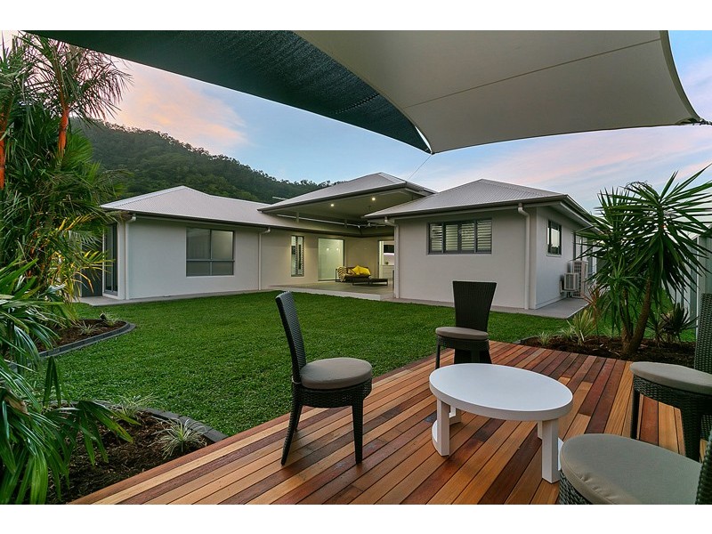 12 Rainbow Street, Kanimbla QLD 4870