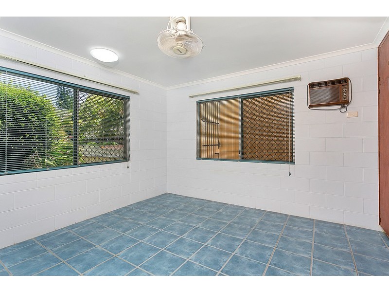 9 Carnation Drive, Mooroobool QLD 4870