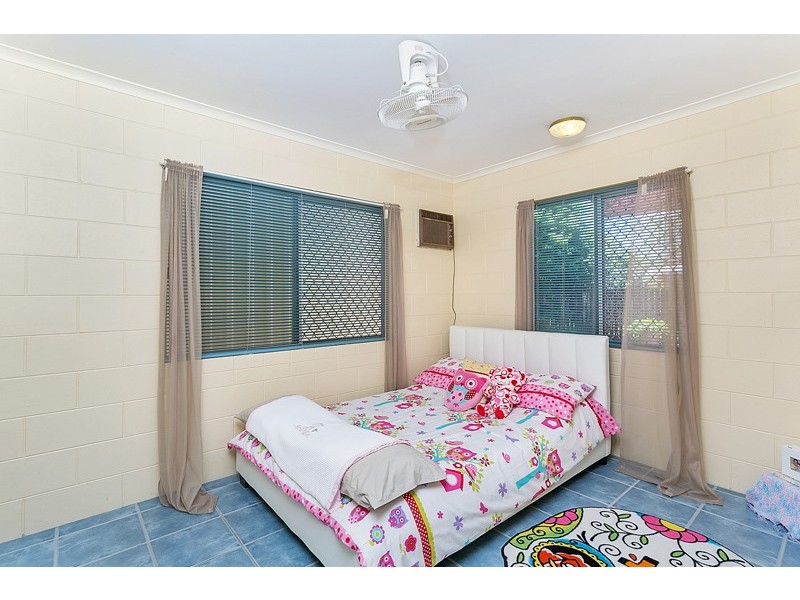 9 Carnation Drive, Mooroobool QLD 4870