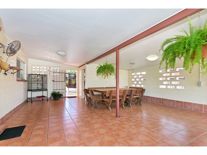 9 Carnation Drive, Mooroobool QLD 4870