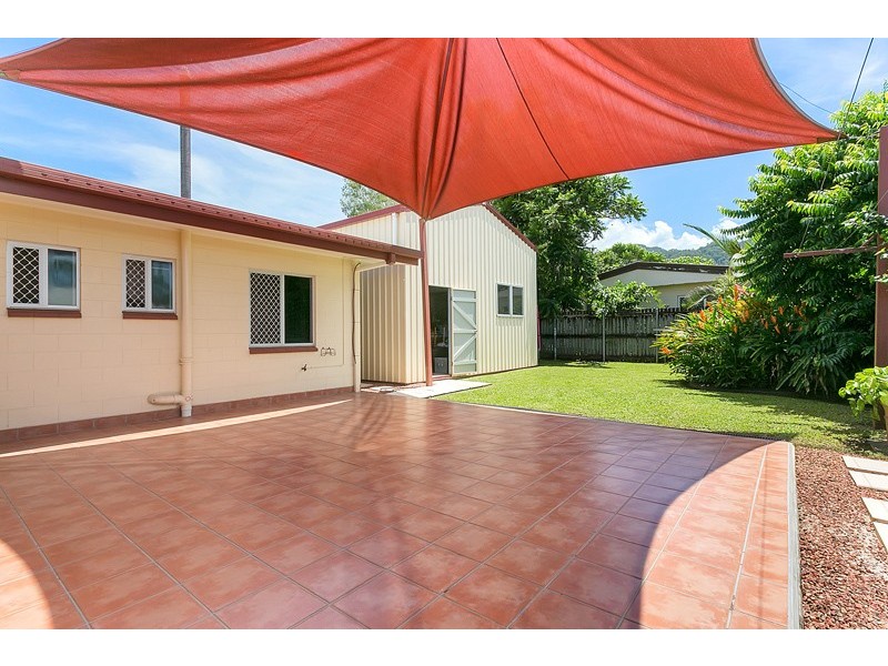 9 Carnation Drive, Mooroobool QLD 4870