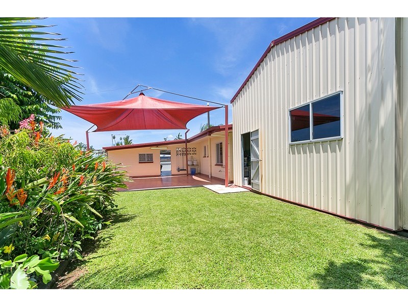 9 Carnation Drive, Mooroobool QLD 4870