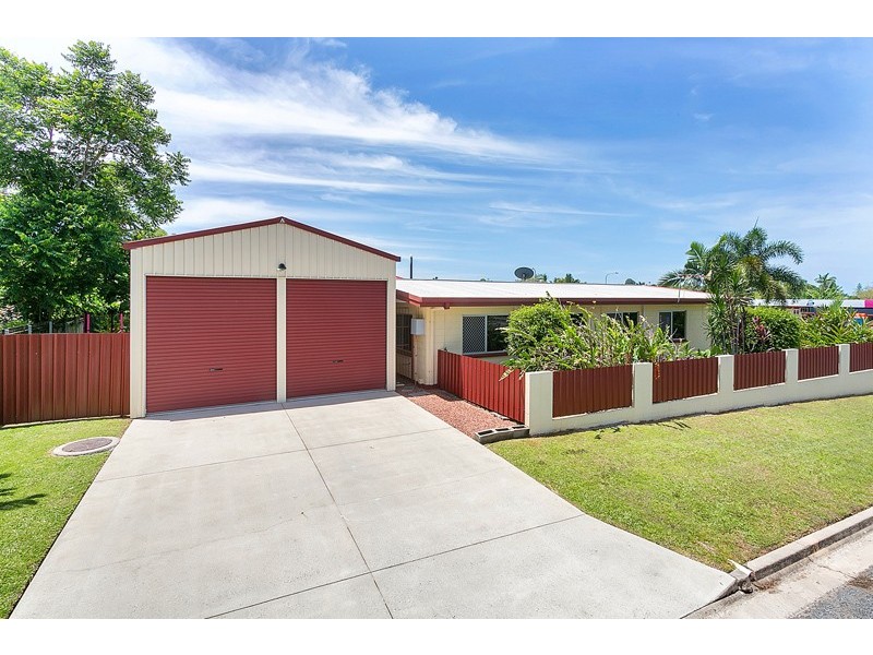 9 Carnation Drive, Mooroobool QLD 4870