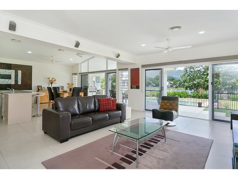 4 Lagoon Drive, Trinity Beach QLD 4879