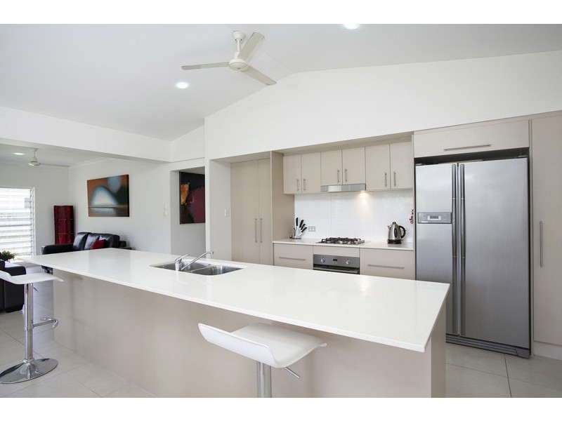 4 Lagoon Drive, Trinity Beach QLD 4879