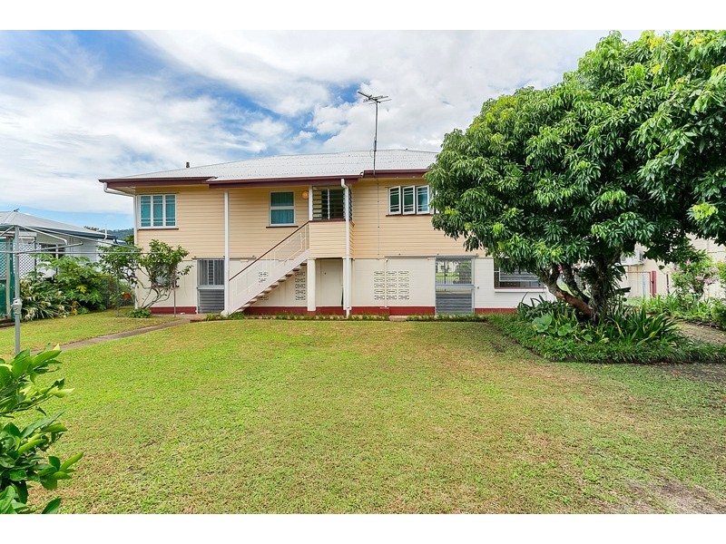 18 Cominos Place, Manunda QLD 4870