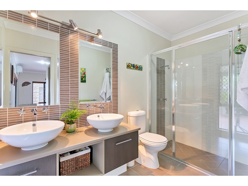 8 Floreat Close, Kewarra Beach QLD 4879