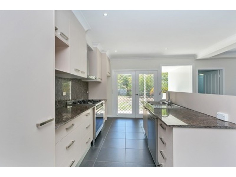 333 McLeod Street, Cairns North QLD 4870