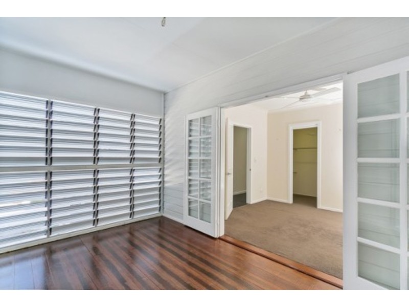 333 McLeod Street, Cairns North QLD 4870