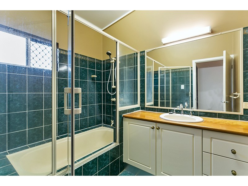 4 Carroo Street, Bayview Heights QLD 4868