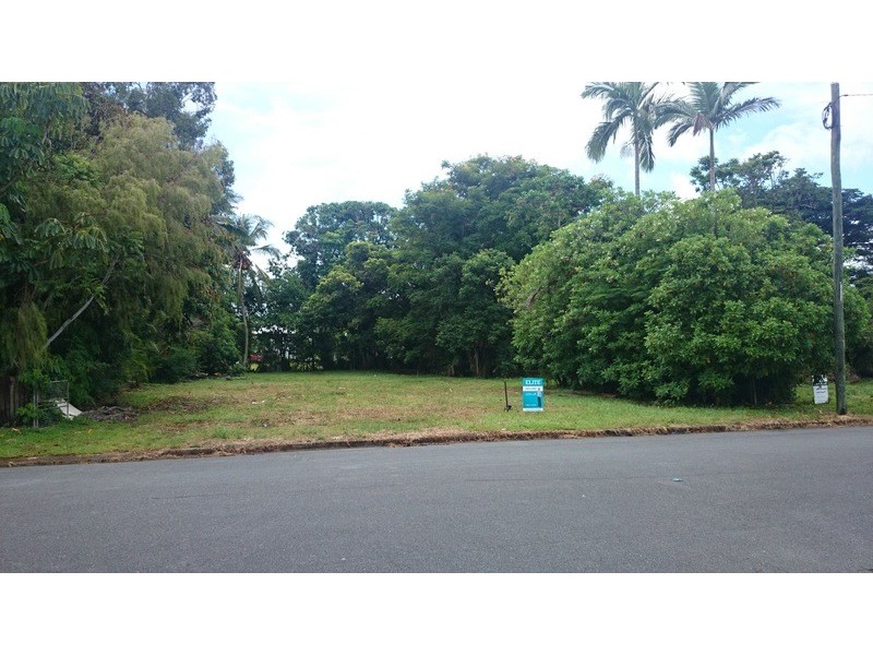 114-116 Callaghan Street, Mooroobool QLD 4870