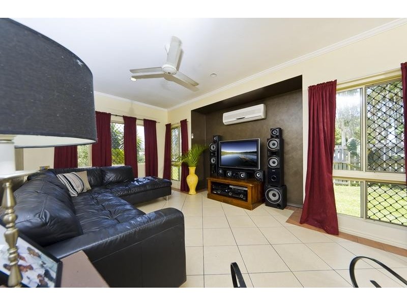 1 Picnic Street, White Rock QLD 4868