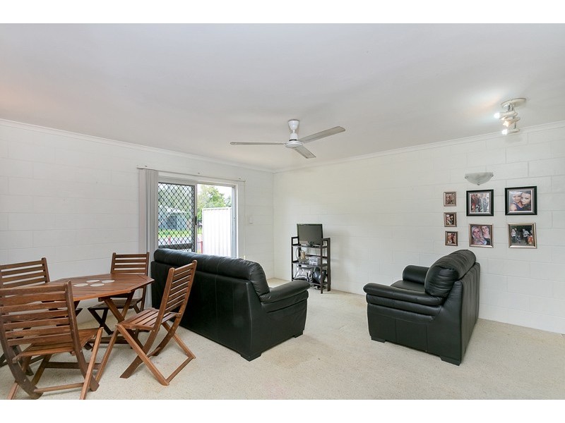 1/473 McCoombe Street, Mooroobool QLD 4870