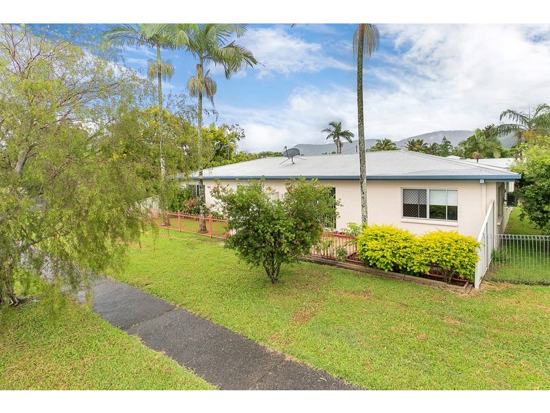 1/473 McCoombe Street, Mooroobool QLD 4870