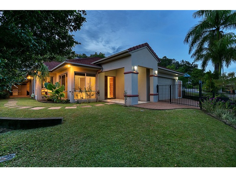 4A Leoni Close, Mooroobool QLD 4870