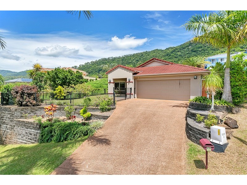 4A Leoni Close, Mooroobool QLD 4870