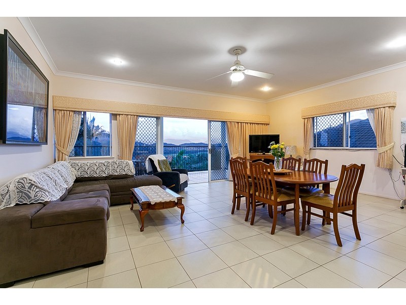 9 Alstonia Close, Redlynch QLD 4870