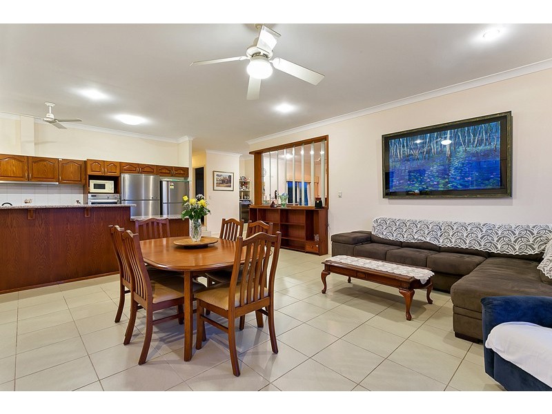 9 Alstonia Close, Redlynch QLD 4870