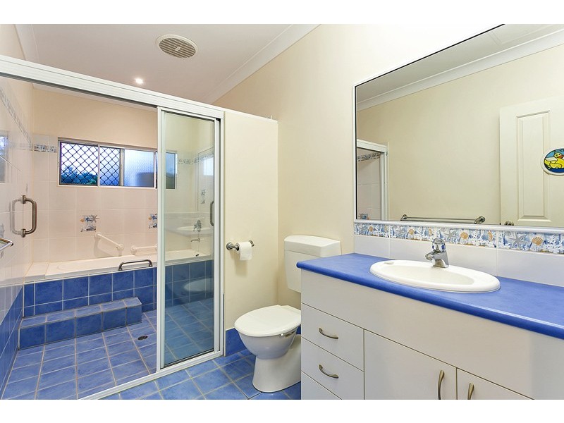 9 Alstonia Close, Redlynch QLD 4870