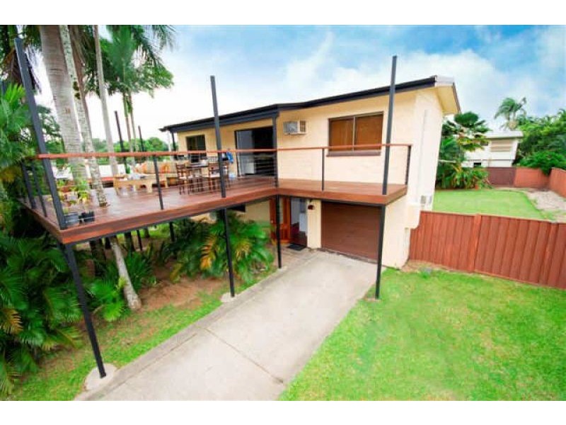 18 Pepperina Street, Mooroobool QLD 4870
