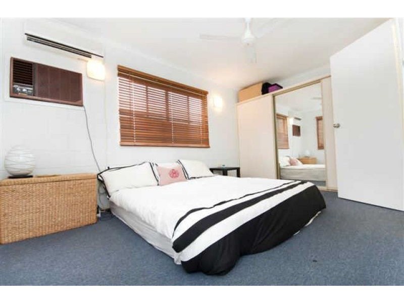18 Pepperina Street, Mooroobool QLD 4870