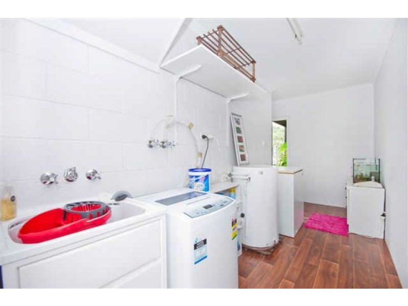18 Pepperina Street, Mooroobool QLD 4870