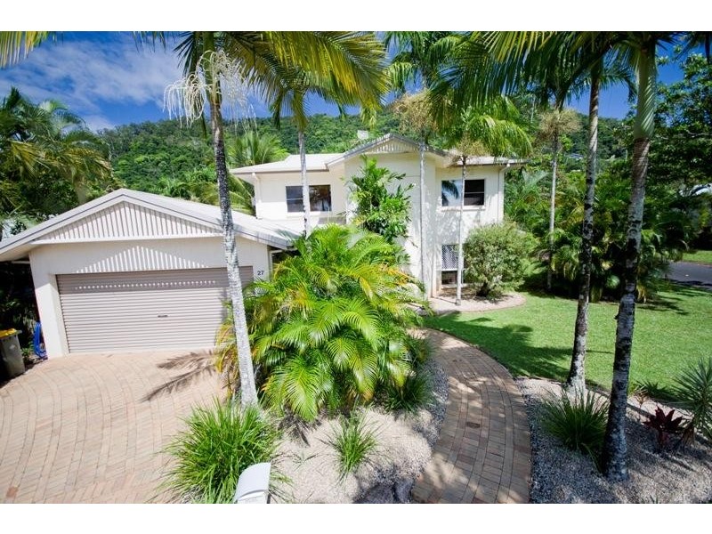 27 Strathmore Court, Mooroobool QLD 4870