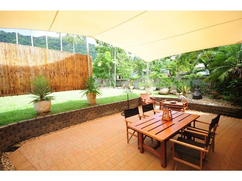 27 Strathmore Court, Mooroobool QLD 4870