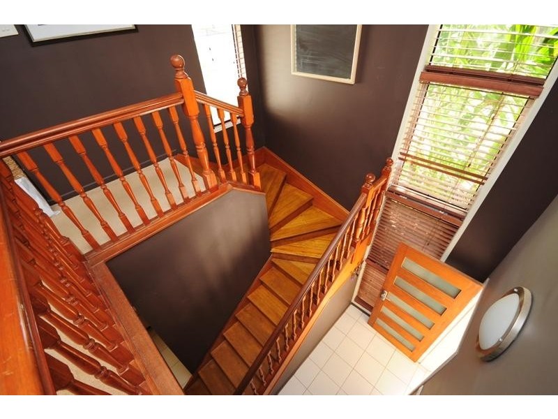 27 Strathmore Court, Mooroobool QLD 4870