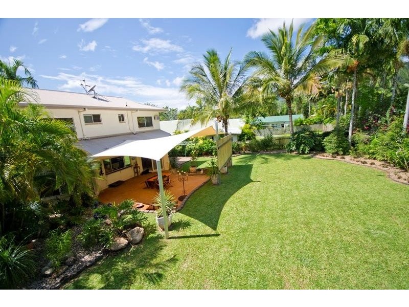 27 Strathmore Court, Mooroobool QLD 4870