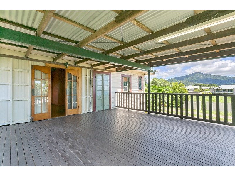 422 Kamerunga Road, Redlynch QLD 4870