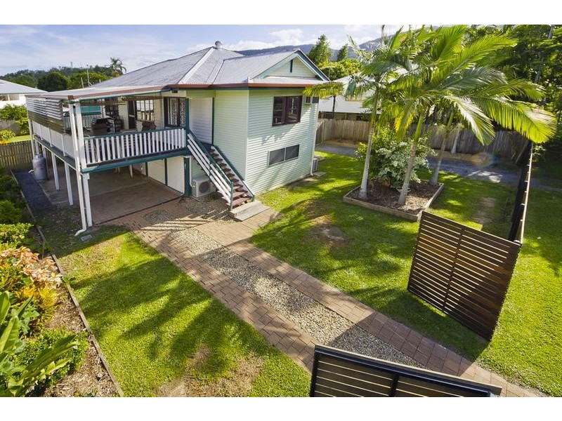 9 George Street, Earlville QLD 4870