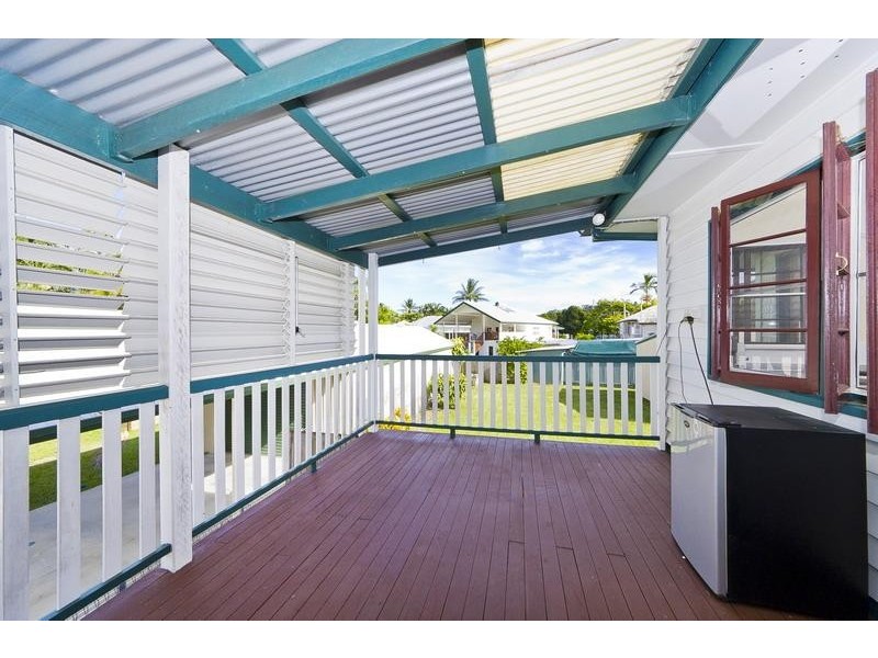 9 George Street, Earlville QLD 4870