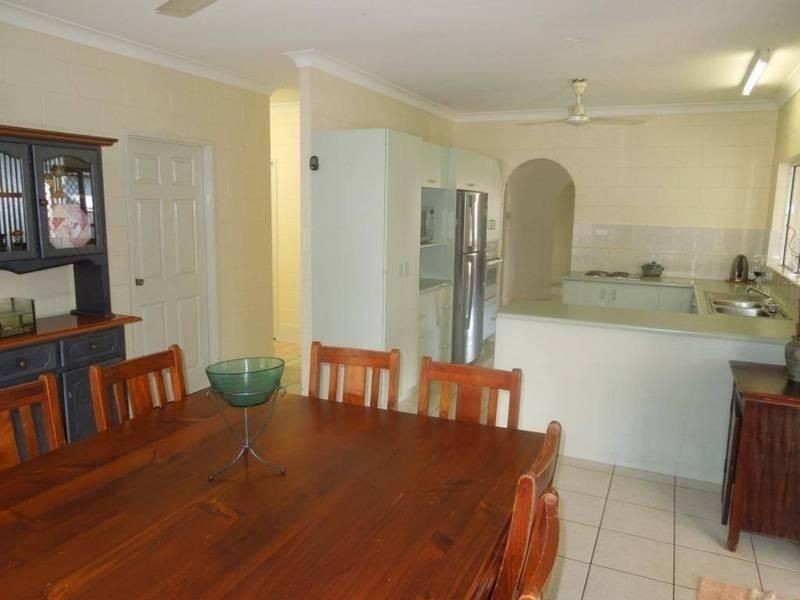 9 Batavia Court, Bentley Park QLD 4869